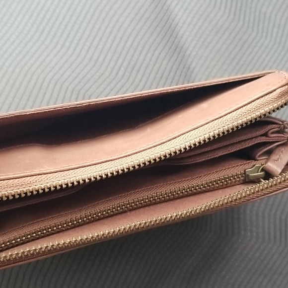 NWOT - Timberland Wristlet - Picture 4 of 7